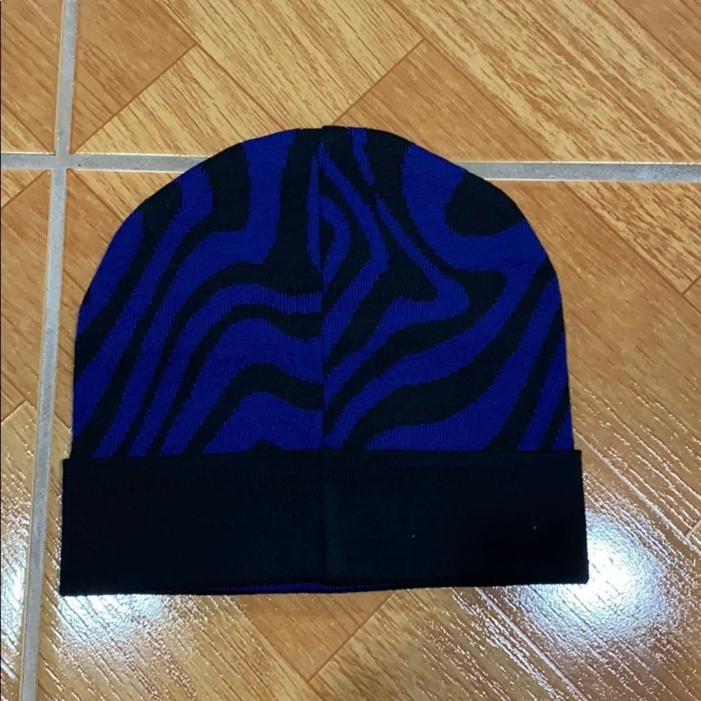 New Roberto Cavalli black & blue hat & scarf set